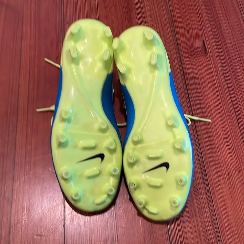 Women’s Nike Tiempo Legacy FG Cleats 630547-400 Tagged 8 Fits like a 6/6.5